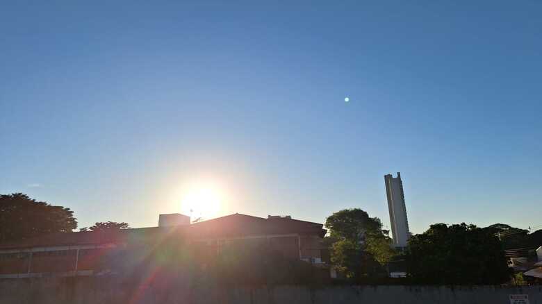 Sol e baixa umidade marcam esta quinta-feira em MS