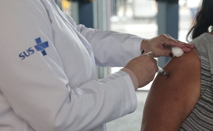 Mato Grosso do Sul prepara serviços para oferta da vacina contra bronquiolite a gestantes pelo SUS