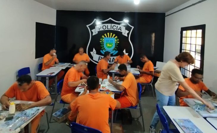 Cursos de artesanato abrem novas oportunidades para reeducandos da Capital