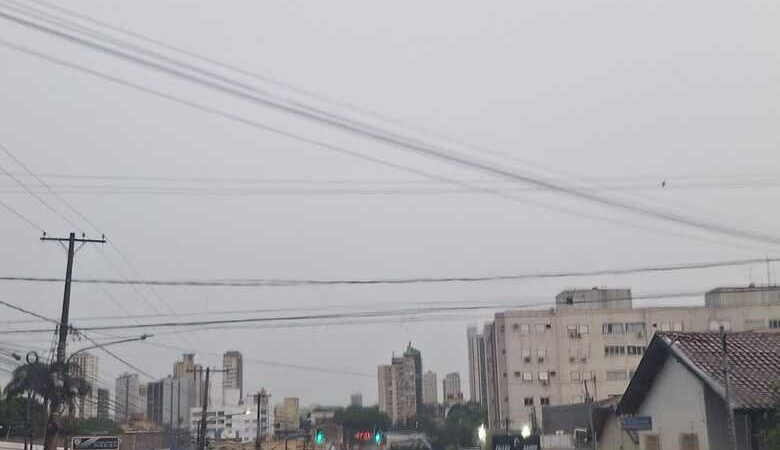 Avanço de frente fria coloca chuva e tempestade para MS nesta terça-feira