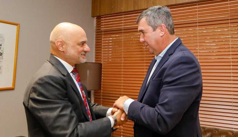 MS mantém aulas de yoga nas escolas estaduais após acordo com embaixada da Índia