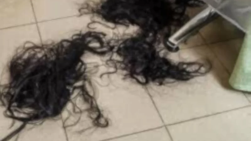 Adolescente é espancada, tem os cabelos cortados por grupo e pede socorro em conveniência