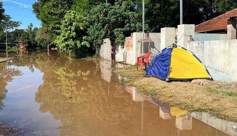 Cheia do rio Aquidauana avança e atinge casas e pontos turísticos