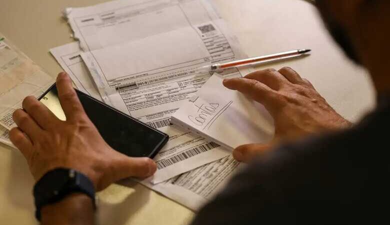 Novo mínimo entra em vigor com aumento de R$ 103