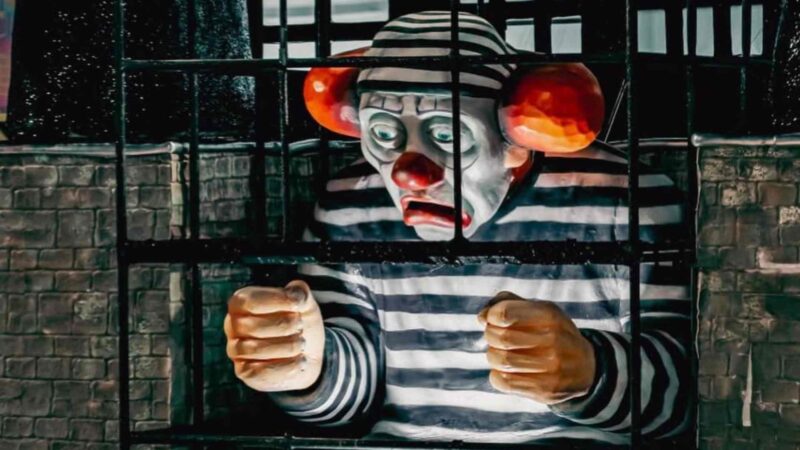 Michelle critica alegoria na Sapucaí de Bolsonaro como palhaço atrás das grades