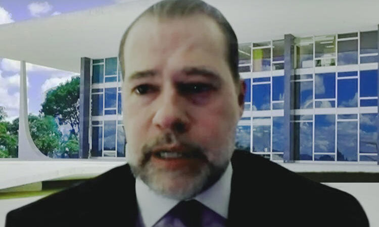 Emoção: Toffoli quebra o silêncio após afastamento no STF