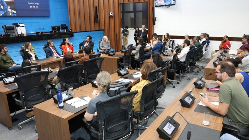 Audiência pública expõe avanço da hidrovia Paraguai–Paraná e alerta para risco ambiental no Pantanal