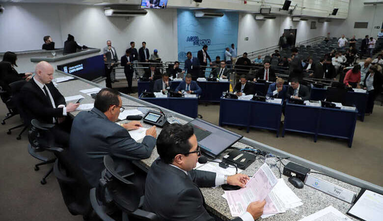 Vereadores analisam veto à reorganização da Planurb nesta terça (3)