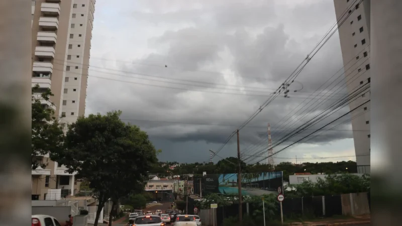 Segunda-feira tem chuva isolada e calor de até 35°C em Campo Grande