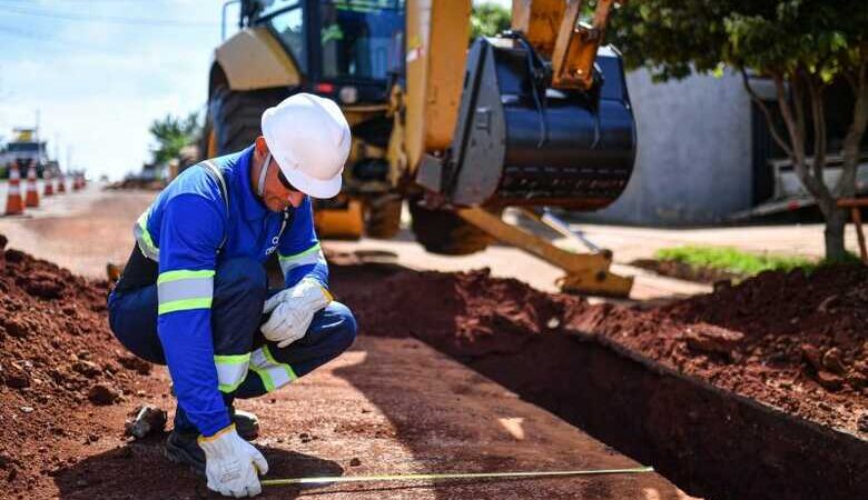 Semana inicia com implantação de rede de esgoto em cinco bairros da Capital