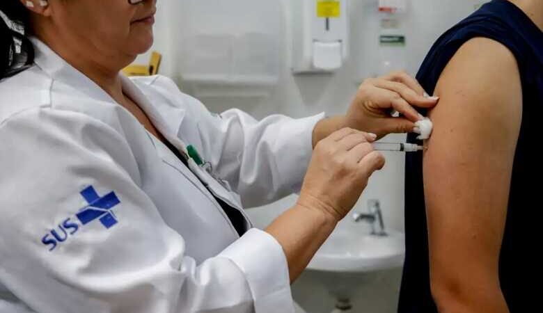 Vacina contra herpes-zóster avança no Congresso e pode entrar no SUS