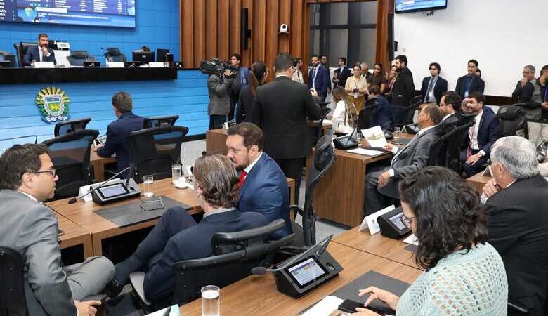 Deputados analisam três projetos em sessão desta terça na Assembleia