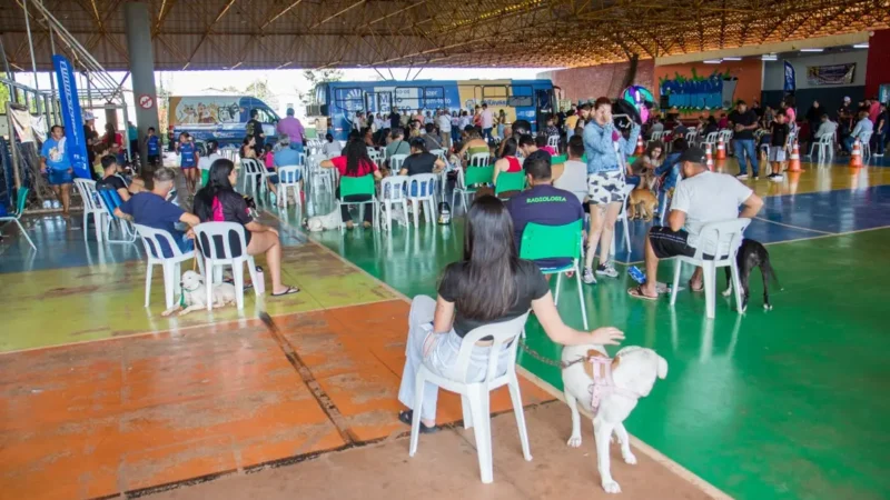 Riedel encerra 1º ciclo da Caravana da Castração em Campo Grande