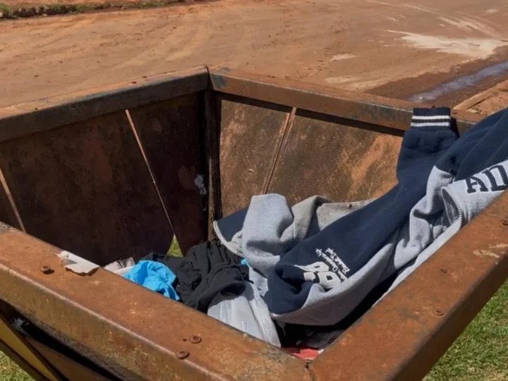 Adolescente que deixou bebê morto em lixeira não sabia que estava grávida, diz defesa