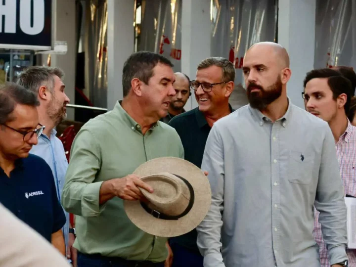 Riedel cumpre agenda em Laguna Carapã neste domingo