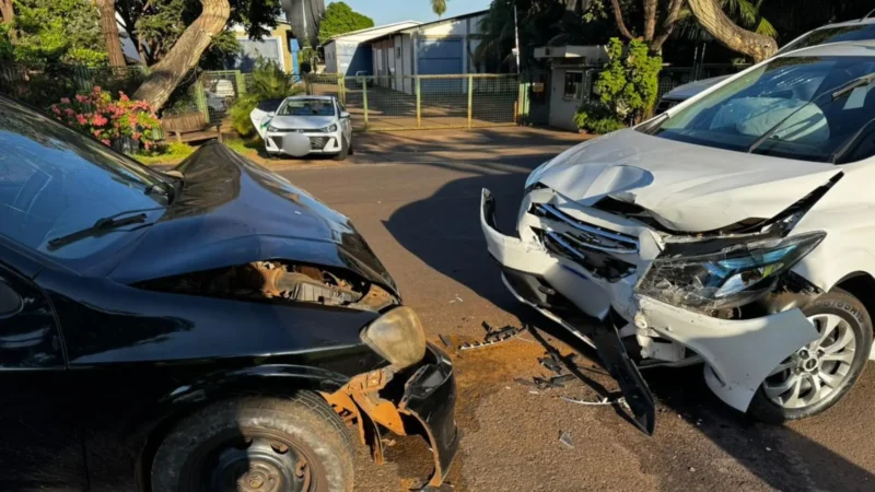 No 1º dia com carro novo, trabalhador é atingido na Gury Marques por Celta na contramão