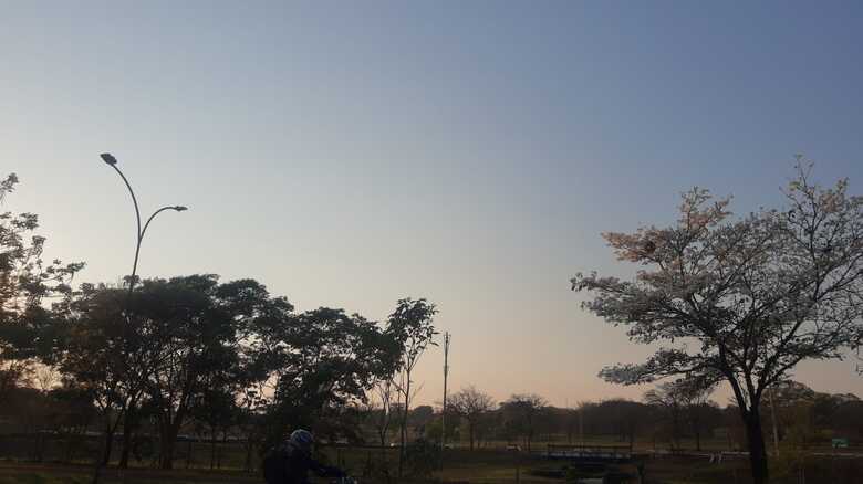 Terça deve ter tempo seco e altas temperaturas em Mato Grosso do Sul