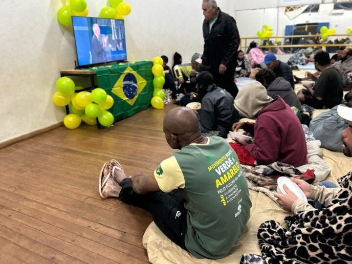 Torcida pelo Brasil aquece noite de acolhimento no Parque Ayrton Senna