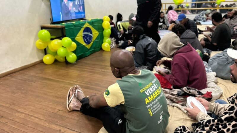 Torcida pelo Brasil aquece noite de acolhimento no Parque Ayrton Senna