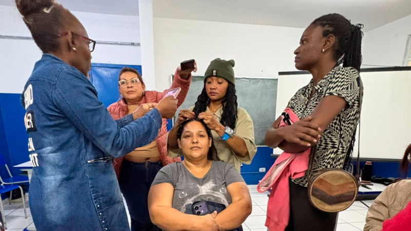 Cras une combate ao racismo e geração de rendimento