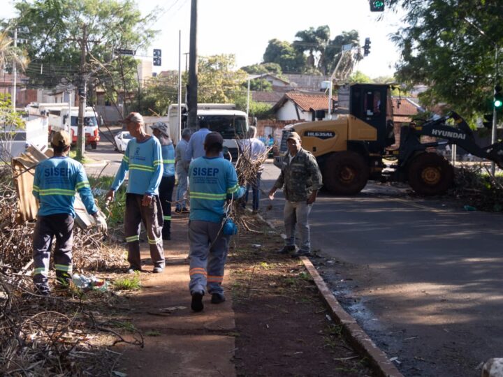 Prefeita vistoria áreas afetadas e reforça prioridade no pós-chuva