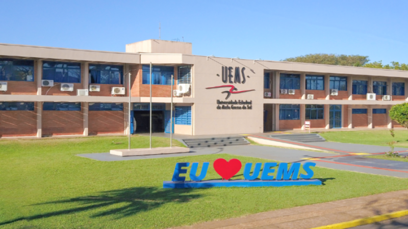 UEMS seleciona voluntários para ensinar português a migrantes em oito municípios