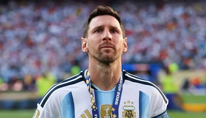 Campeão do mundo, Messi se aposenta da seleção argentina aos 39 anos