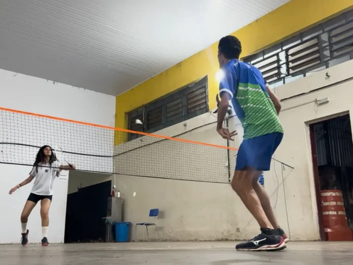 Medalhista paralímpico e jovem promessa: dupla de MS busca apoio para Brasileiro de Parabadminton