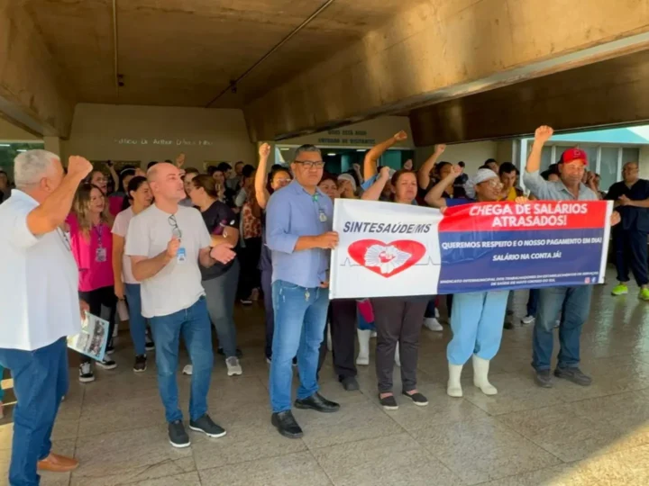 Novo protesto por atraso nos salários de funcionários paralisa Santa Casa em Campo Grande