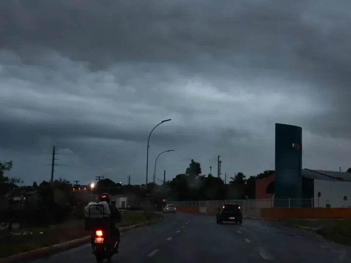 Defesa Civil emite alerta amarelo de tempestade e ventos fortes em Campo Grande