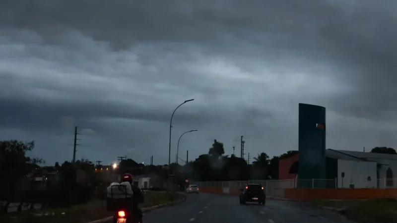 Defesa Civil emite alerta amarelo de tempestade e ventos fortes em Campo Grande