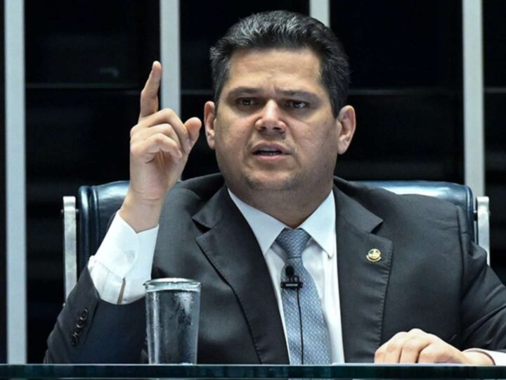 Alcolumbre negociará indulto ou anistia de Jair Bolsonaro em troca de reeleição