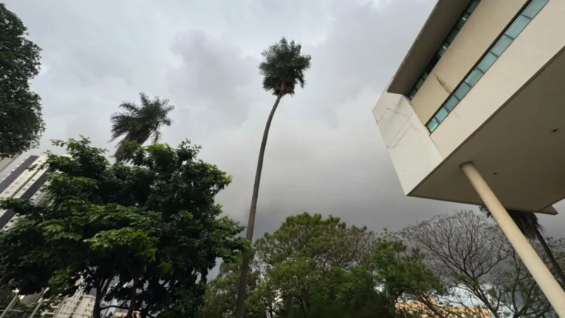 Defesa Civil emite alerta para chuva e ventos intensos até sexta-feira em Campo Grande