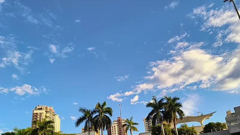 Calor de até 43°C e previsão de tempestades marcam sábado em MS