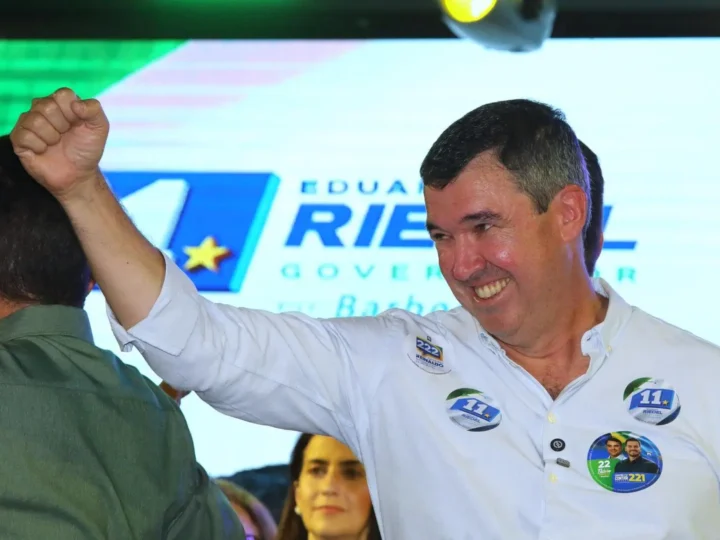 Eduardo Riedel é reeleito governador de Mato Grosso do Sul com mais de 67% dos votos