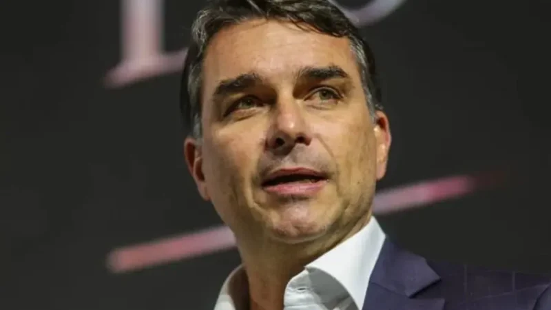 TSE suspende propaganda de Lula que associa Flávio Bolsonaro ao caso Master