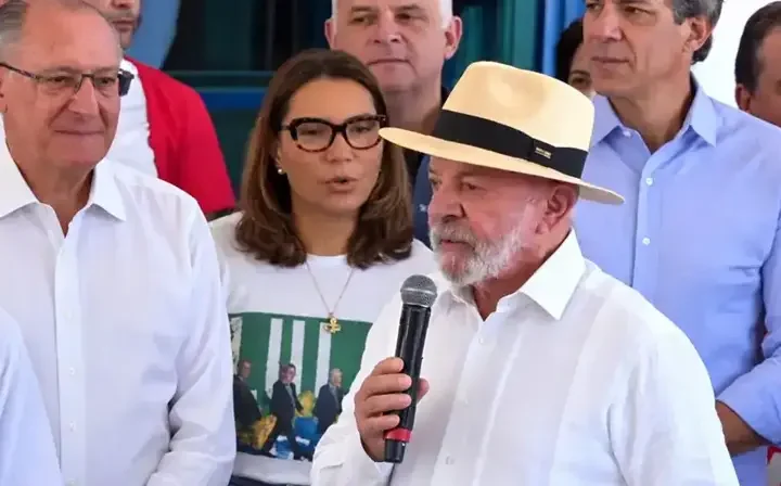 Mercado indica reação negativa com eleição de Lula