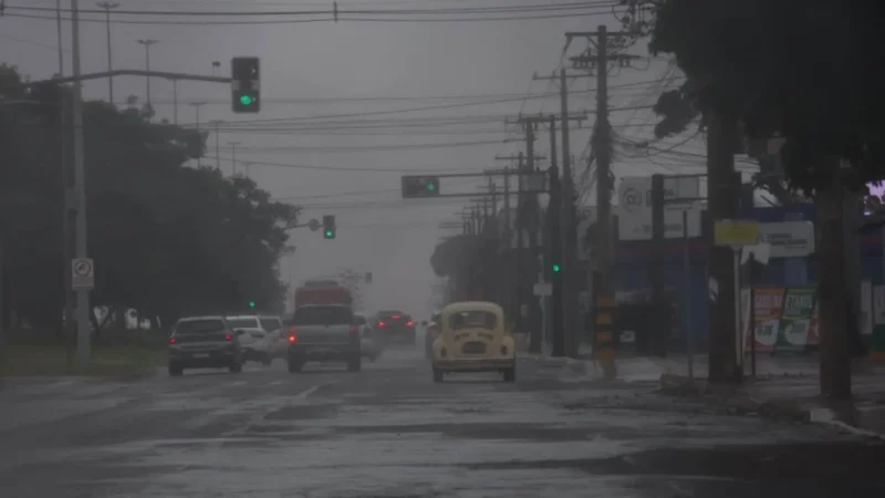Após manhã tranquila, Campo Grande registra pancadas de chuva neste segundo turno de eleição