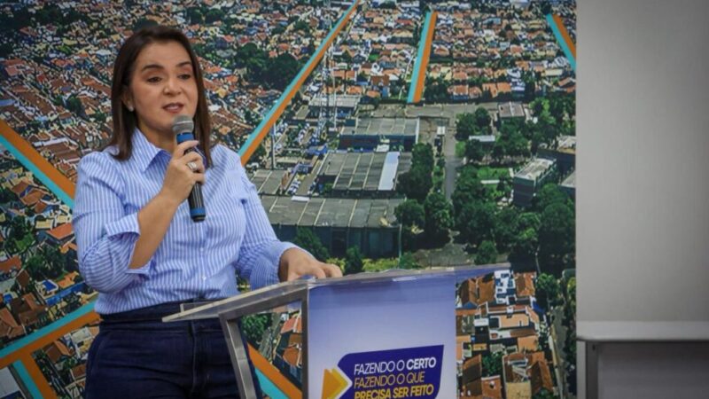 Adriane Lopes assina serviço de R$ 13 milhões para asfalto no São Conrado
